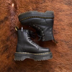 Doc Marten Jadon Pisa Leather Boots